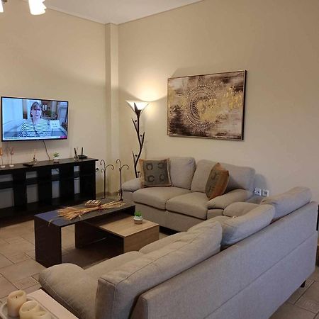 Comfortable Apartment In Kiato Exterior photo