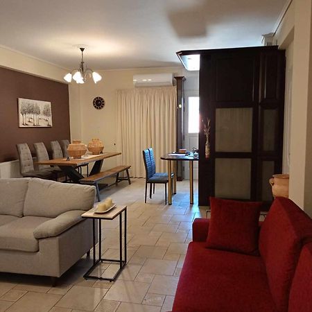 Comfortable Apartment In Kiato Exterior photo