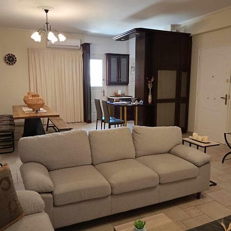 Comfortable Apartment In Kiato Exterior photo